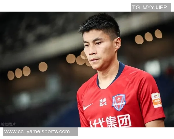 20岁中国球员邓雨婷在美国比赛中表现出色创赛季新高助球队险胜